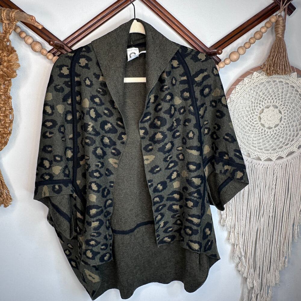 Anthropologie Akemi & Kin Green Black Terra Leopard Print Cardigan Shrug